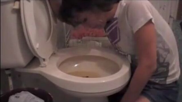 Bulimia Vomit and Food Poisoning... - Woman gets sick from the toilet... - EroProfile.mp4