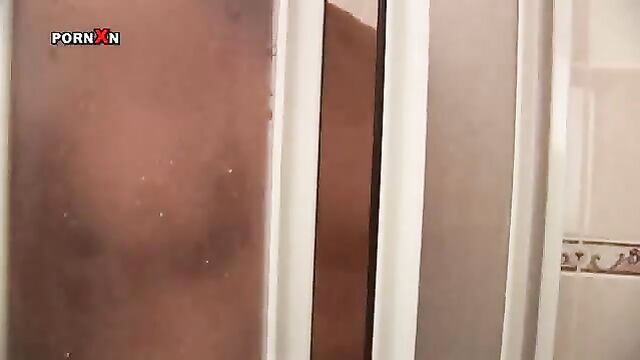Kristy Mouth Piss In Shower